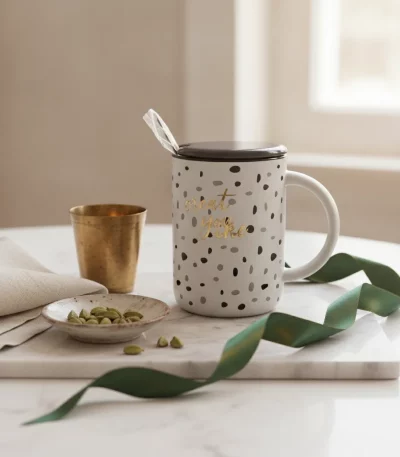 Ceramic Spotted Mug with Lid and Spoon — Gifting with Elegance